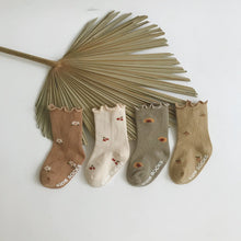 Load image into Gallery viewer, Children's Non-slip Socks with Wooden Ears ITDinos®