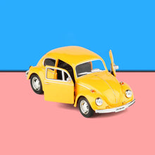 Lade das Bild in den Galerie-Viewer, 1967 Volkswagen Beetle Metal Toy Car Model ITDinos®