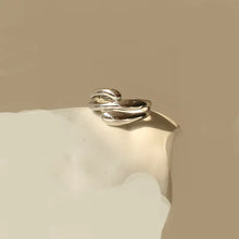 Lade das Bild in den Galerie-Viewer, Brass White Gold Plated Geometric Winding Design Ring ITDinos®