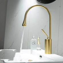 Lade das Bild in den Galerie-Viewer, Wasserhahn mit Wassertropfen in gebürstetem Gold für Aufsatzwaschbecken
