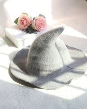 Load image into Gallery viewer, Women's Style Witch Hat with Wide Brim (Foldable)