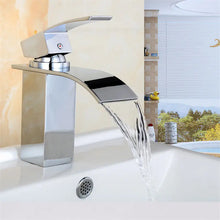 Lade das Bild in den Galerie-Viewer, Quadratischer Kupfer-Wasserfallhahn für Waschbecken