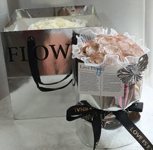 Load image into Gallery viewer, Gift Heart Soap Flower Carnation Rose ITDinos®