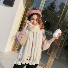 Lade das Bild in den Galerie-Viewer, Pom-Pom Fringe Scarf, Knit Solid Color Shawl
