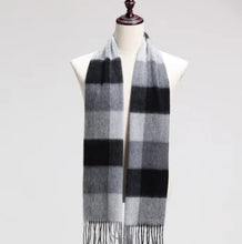 Lade das Bild in den Galerie-Viewer, Men&#39;s Cashmere Scarf - Thick Plaid for Autumn/Winter
