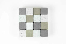 Lade das Bild in den Galerie-Viewer, Earthy Shower Steamer Gift Box for Men and Women, Set of 12 Shower Steamers Package ITDinos®
