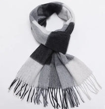 Lade das Bild in den Galerie-Viewer, Men&#39;s Cashmere Scarf - Thick Plaid for Autumn/Winter

