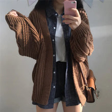 Lade das Bild in den Galerie-Viewer, 2020 Autumn Women&#39;s Oversized Knitted Cardigan Sweater ITDinos®
