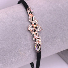Lade das Bild in den Galerie-Viewer, Butterfly Hair Band with Rhinestone Clips
