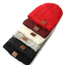 Load image into Gallery viewer, Knit Fleece Hat with Bluetooth Headphones (Music Cap) ITDinos®
