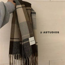 Lade das Bild in den Galerie-Viewer, Men&#39;s Thickened Cashmere Plaid Scarf for Autumn/Winter
