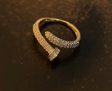 Lade das Bild in den Galerie-Viewer, Adjustable Full Diamond Ring for Women ITDinos®
