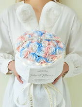 Lade das Bild in den Galerie-Viewer, Rabbit Ears Rose Bouquet ITDinos®
