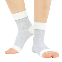 Load image into Gallery viewer, Comfort Arch Support Compression Socks
