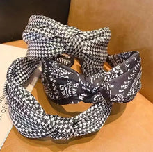 Load image into Gallery viewer, Wide Headband with Retro Houndstooth Print
