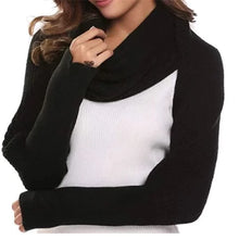Lade das Bild in den Galerie-Viewer, Knitted Yarn Scarf with Sleeves and Shawl Design
