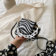 Lade das Bild in den Galerie-Viewer, Modische Mini-Umhängetasche mit One-Shoulder-Design
