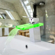 Lade das Bild in den Galerie-Viewer, &quot;All-Copper Single Hole Basin Faucet Waterfall Design&quot;
