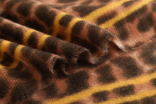 Lade das Bild in den Galerie-Viewer, Women&#39;s Thick Leopard Print Scarf and Shawl - Autumn/Winter
