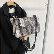 Load image into Gallery viewer, New Women&#39;s Crocodile Pattern Chain Crossbody Bag
