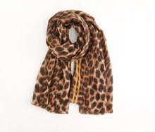 Lade das Bild in den Galerie-Viewer, Women&#39;s Thick Leopard Print Scarf and Shawl - Autumn/Winter
