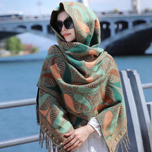 Lade das Bild in den Galerie-Viewer, Women&#39;s Office Nap Shawl Vintage Scarf with Fringe
