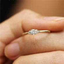 Lade das Bild in den Galerie-Viewer, 14K Gold-Plated Ring with Diamond Accent Design ITDinos®
