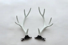 Load image into Gallery viewer, Deer Antler Headband Hair Clip for Women in Hanfu Style
