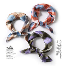 Lade das Bild in den Galerie-Viewer, Color Plaid Scarf for Women 70x70cm Art Student Neck Scarf
