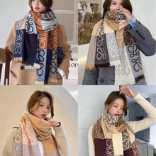 Lade das Bild in den Galerie-Viewer, 290g Women&#39;s Winter Scarf - Reversible Cashmere Shawl
