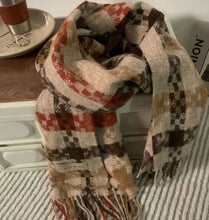 Lade das Bild in den Galerie-Viewer, Farbblockierter karierter Schal für Atmosphäre (einteilig)
