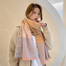 Lade das Bild in den Galerie-Viewer, 290g Women&#39;s Winter Scarf - Reversible Cashmere Shawl
