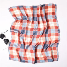 Lade das Bild in den Galerie-Viewer, Color Plaid Scarf for Women 70x70cm Art Student Neck Scarf
