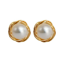 Lade das Bild in den Galerie-Viewer, 14K Gold-Plated Natural Freshwater Pearl Earrings ITDinos®
