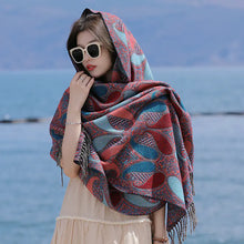 Lade das Bild in den Galerie-Viewer, Women&#39;s Office Nap Shawl Vintage Scarf with Fringe
