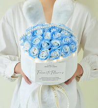 Lade das Bild in den Galerie-Viewer, Rabbit Ears Rose Bouquet ITDinos®
