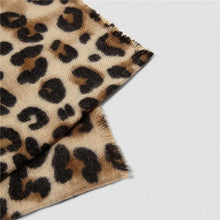 Lade das Bild in den Galerie-Viewer, Women&#39;s Thick Leopard Print Scarf and Shawl - Autumn/Winter
