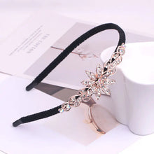 Lade das Bild in den Galerie-Viewer, Butterfly Hair Band with Rhinestone Clips
