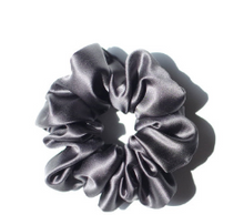 Lade das Bild in den Galerie-Viewer, Silk Hair Scrunchies Itdinos
