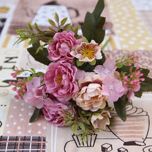 Lade das Bild in den Galerie-Viewer, Vintage Silk Artificial Flowers Itdinos
